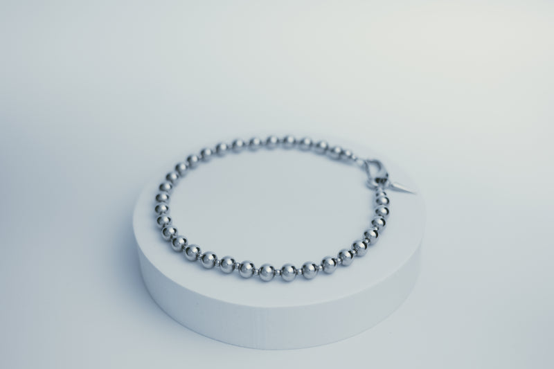 AUNIKO Chrome Pearl Necklace