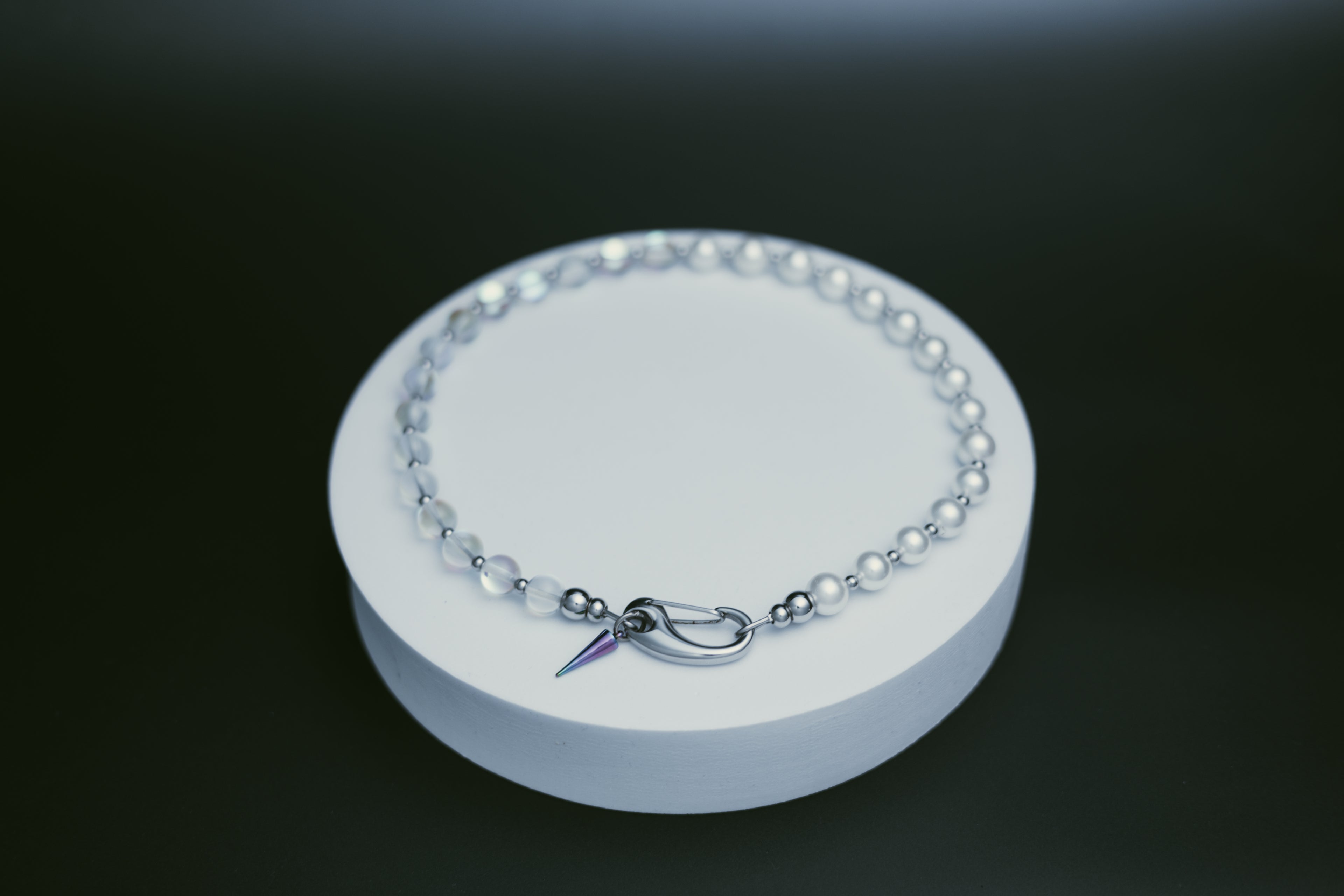 Pear necklace with white and transparent beads